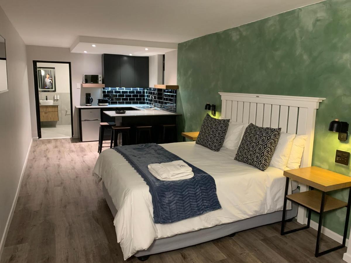 Coral Wood Self Catering Suites And B&B East London Εξωτερικό φωτογραφία